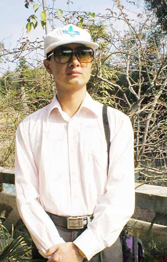 黄展时照片.jpg