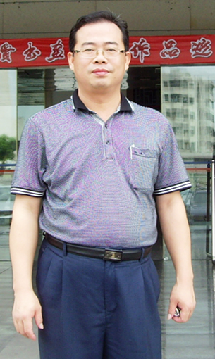 钟胜华照片.jpg