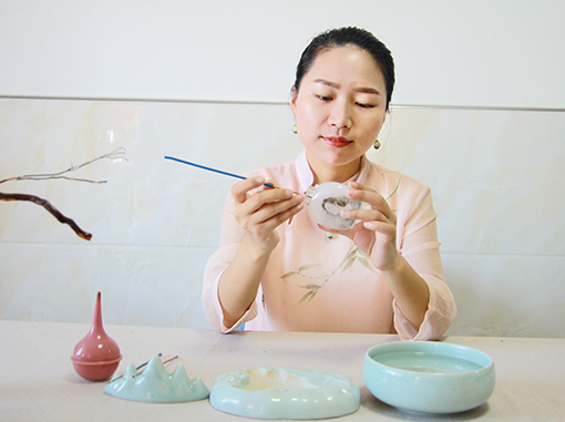 万欢照片.jpg