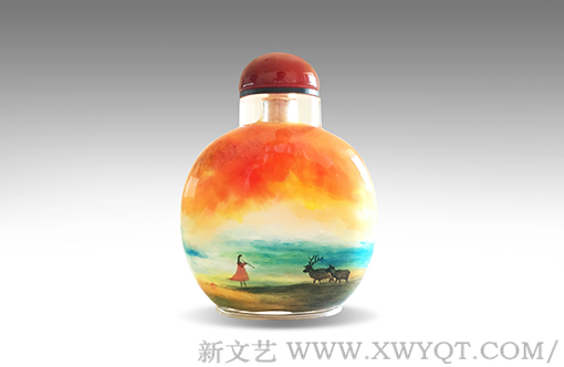 万欢内画鼻烟壶作品《夏》正面 规格：9.4cmx7.5cmx3cm 创作年代：2018年.png