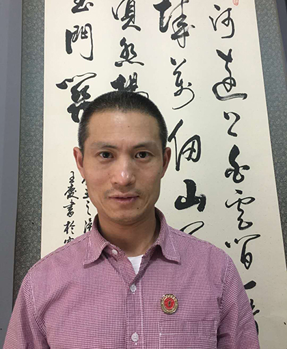 王庆个人照片.jpg