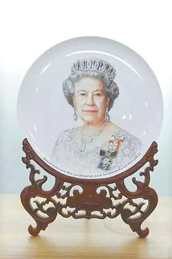 大丰瓷刻《英国女王》.jpg