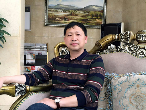 黄振洋个人照片.jpg