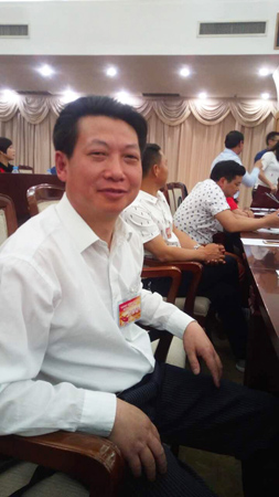 夏群个人照片.jpg