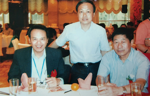 与上海书协副主席张森和新加坡书协主席邱少华合影.jpg