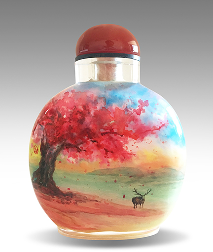 万欢内画鼻烟壶作品《春》正面 规格：9.4cmx7.5cmx3cm 创作年代：2018年.jpg