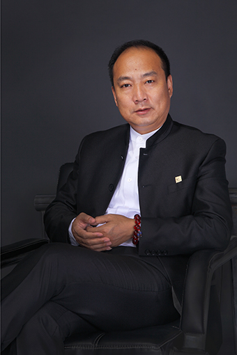 赵新颖艺术照.jpg