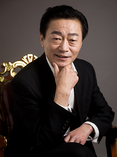 贾臻照片.jpg