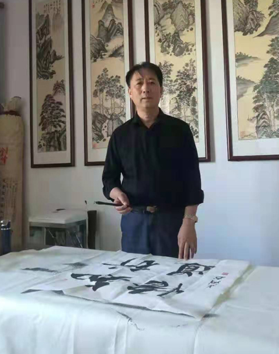 王占湖个人照片.jpg
