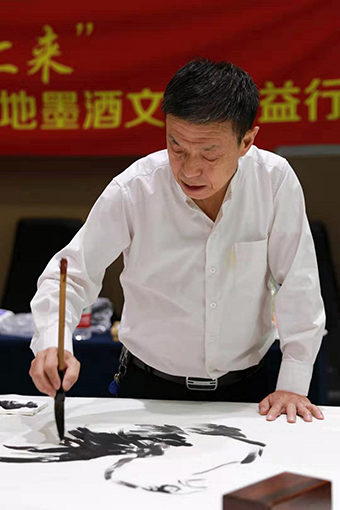 杨华耀照片.jpg