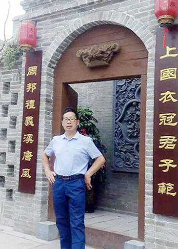 张焕朝个人照片.jpg