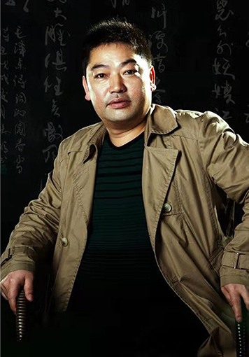 杨鹏照片.jpg