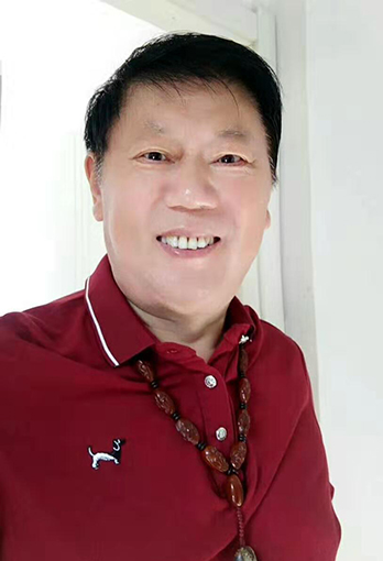 夏弘阳个人照片.jpg