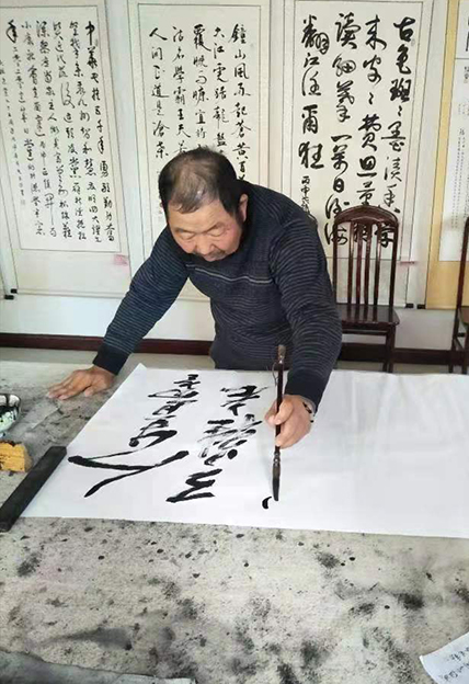 高宏亮个人照片.jpg