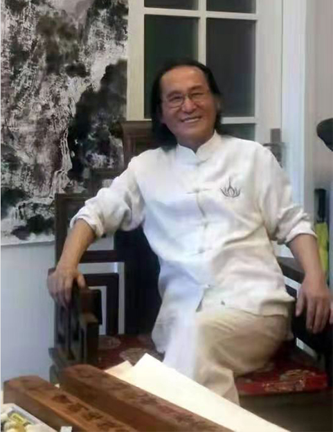 赵同振个人照片.jpg
