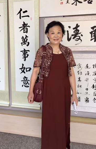 宫连花个人照片.jpg