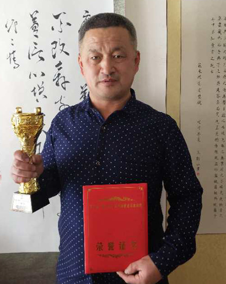 王勤山照片.jpg