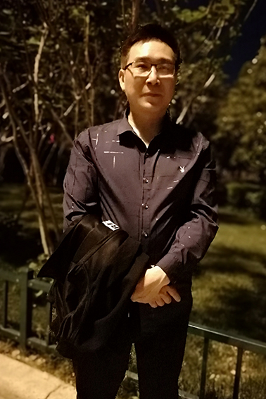 李政华照片.JPG