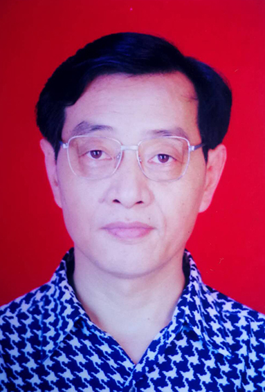 顾品江个人照片.jpg