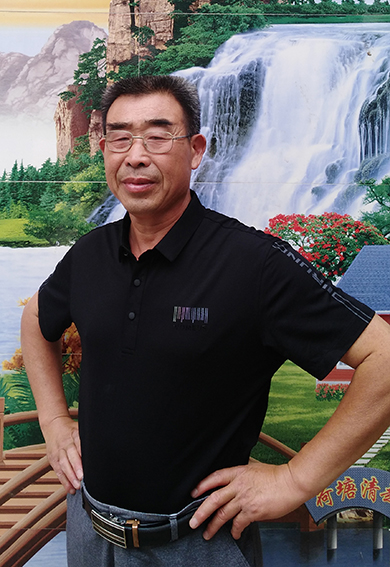 梁敢峰照片.jpg