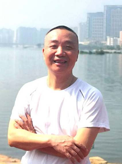 魏思东照片.jpg