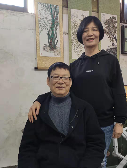 颜才现照片.png