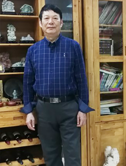 颜才现个人照片.png