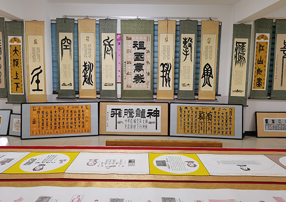 《傅美生红色经典书法篆刻展》展厅.jpg