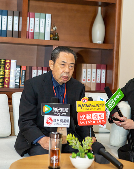 李成印先生接受采访照片.jpg