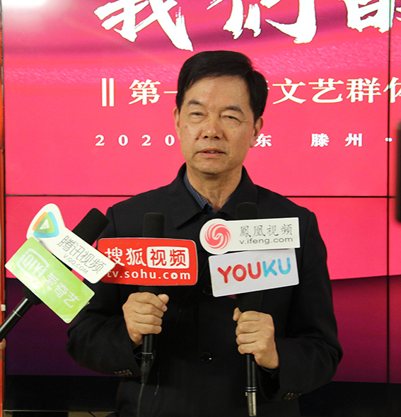 方政先生接受采访.JPG