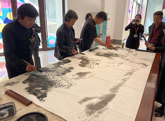 傅东明现场创作剪影.jpg