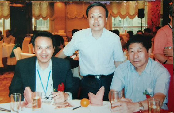 社会活动合影6  与上海书协副主席张森和新加坡书协主席邱少华合影.jpg