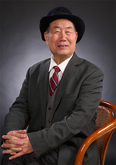 戴现学照片.png