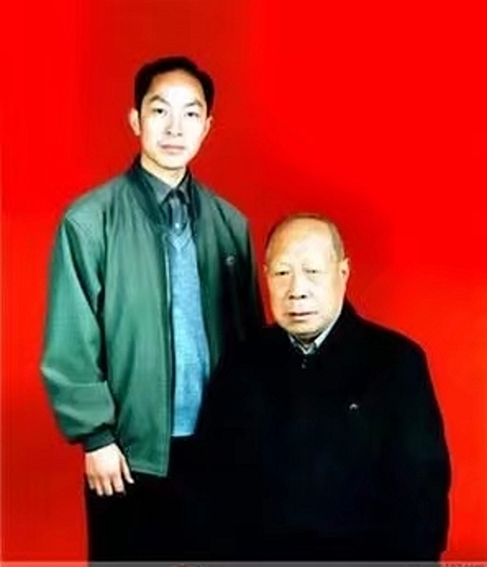 1995年5月与恩师太极拳名师王忠宪先生.jpg
