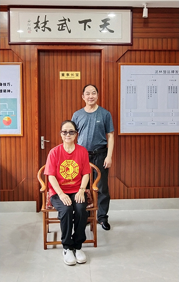 与八卦掌名家恩师戈春艳老师.jpg
