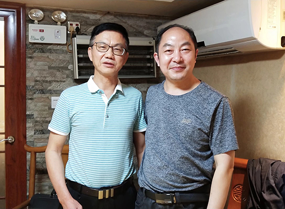 与清华老同学、诗人、企业家杨长秀老师在深圳合影.jpg