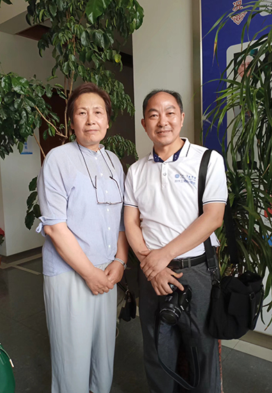 与中央美院教授胡明哲老师.jpg