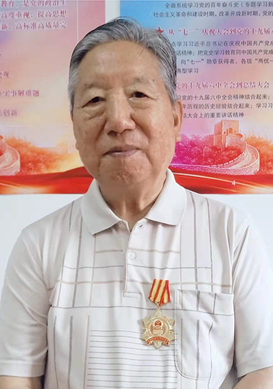 潘新明艺术照.jpg