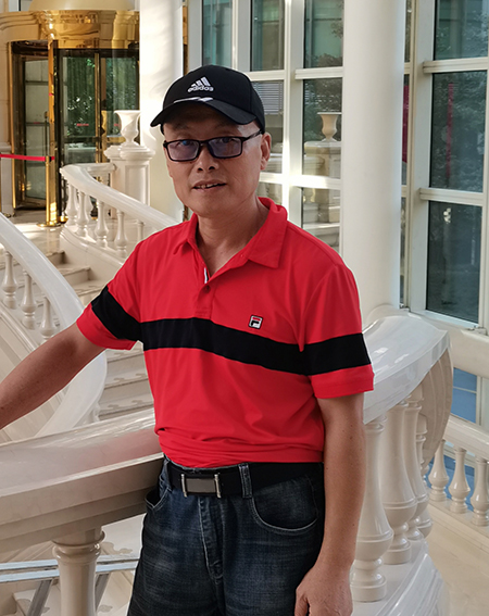 高健林艺术照.jpg