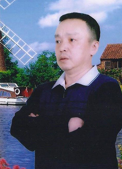 彭连忠艺术照.jpg