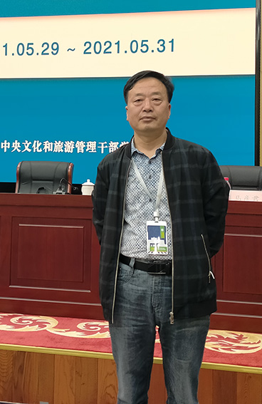 张运岚个人照片.jpg