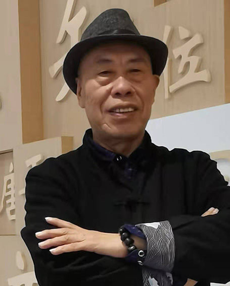 顾士忠艺术照.jpg
