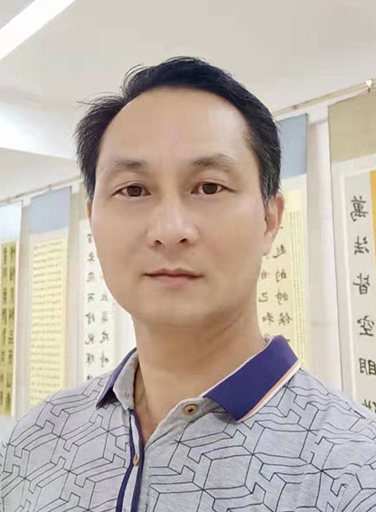 许峻铭艺术照.jpg