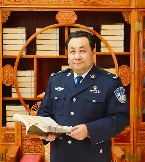 王海东照片.jpg