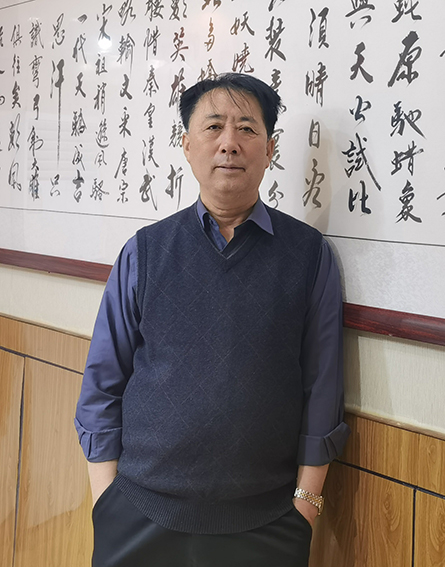 王占湖.jpg