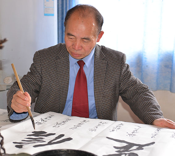 陈佼荣个人照.jpg