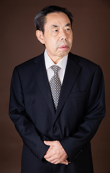 李成印杂志封面照片.jpg