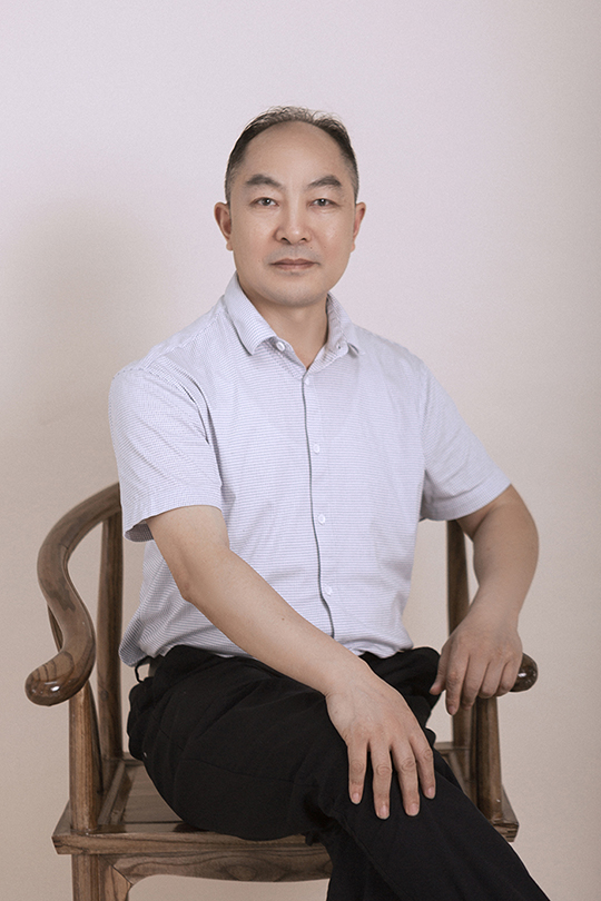 谢千里.jpg